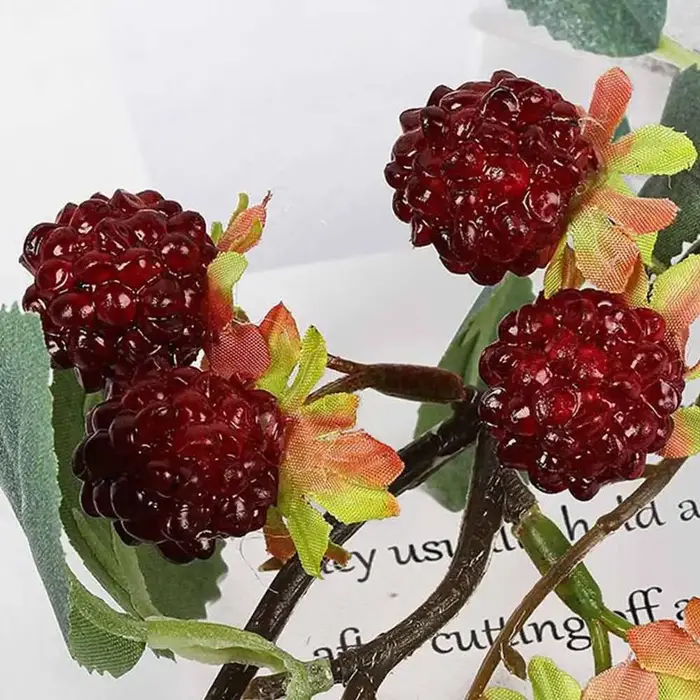 Plante artificielle de framboises rouges