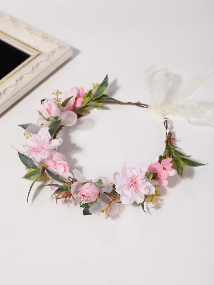 Couronne de fleurs artificielles bleues fraîches
