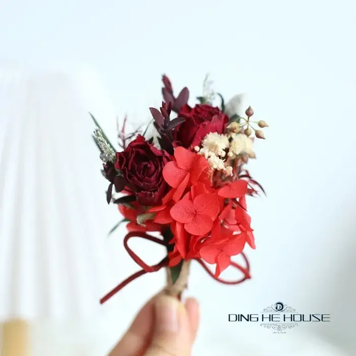 Mini fleur éternelle de forêt