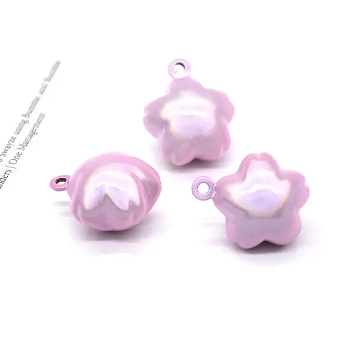 Pendentif cloche suspendue en forme de fleur de cerisier