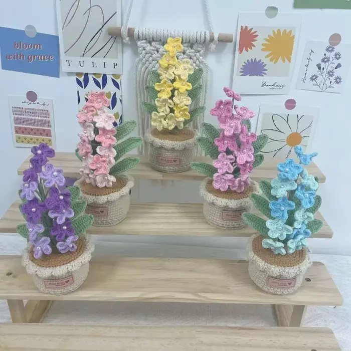 Fleurs en laine au crochet faites à la main