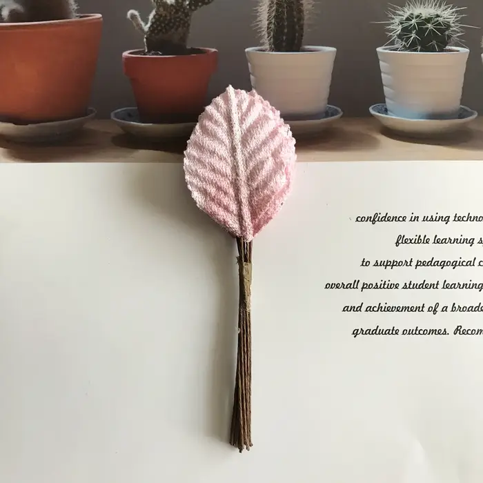 Fleurs artificielles en forme de feuille de soie