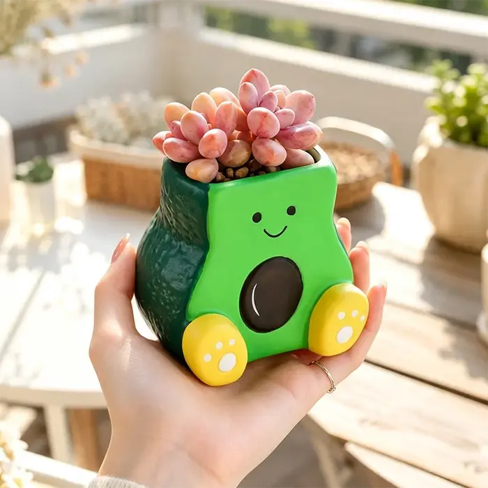 Mini pot de fleurs en résine en forme d'avocat souriant pour plantes succulentes et cactus, décoration de bureau, rebord de fenêtre, balcon, maison, cadeau pour les amoureux des plantes