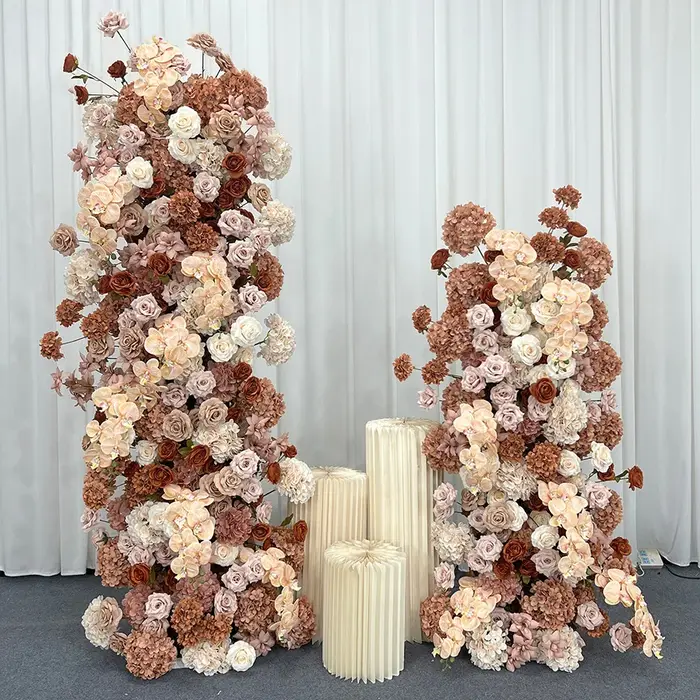 Décoration florale d'automne marron pour arche en panneau KT