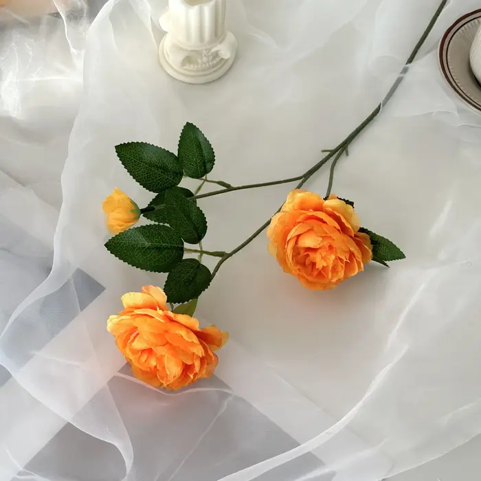 Fleurs de soie de pivoine à trois têtes
