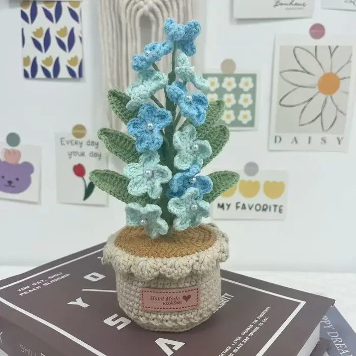 Fleurs en laine au crochet faites à la main, Pot de fleur Myosotis Sylvatica, décoration de maison, 