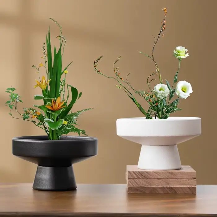 Pot de fleurs rond en céramique