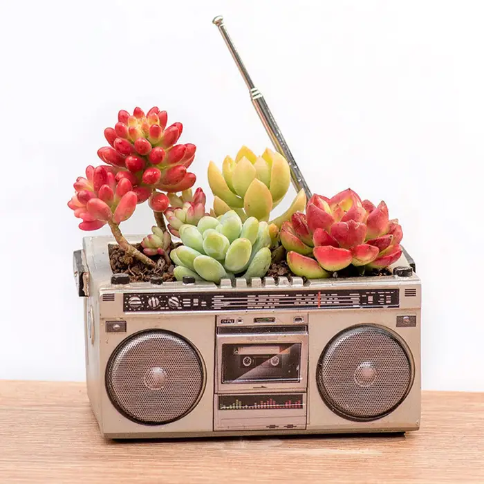 Jardinière multifonctionnelle en forme de Radio