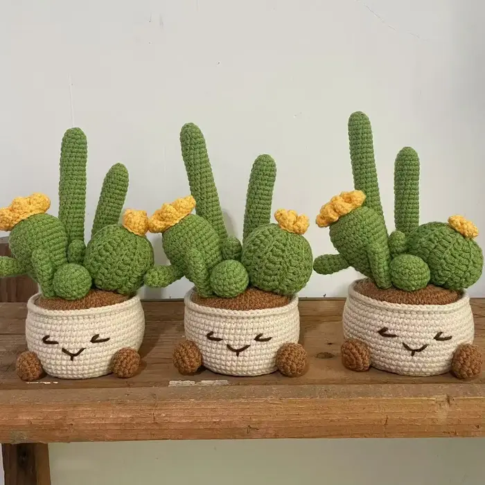 Plantes tricotées créatives en pot au Crochet