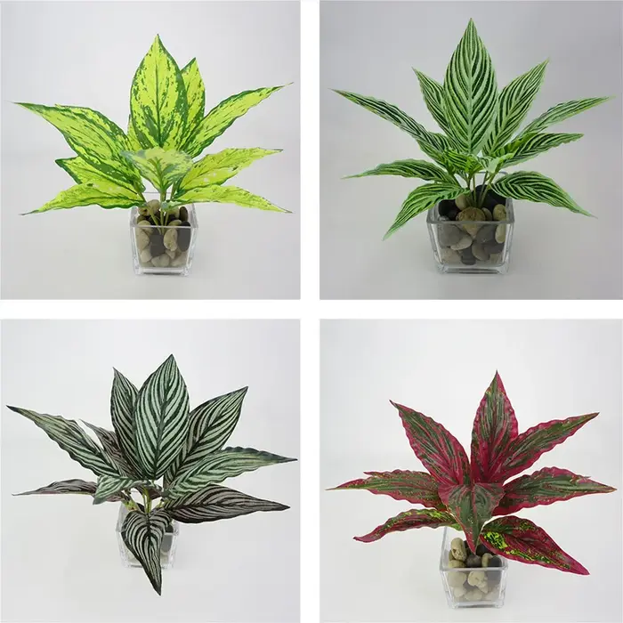 Plante verte artificielle en plastique