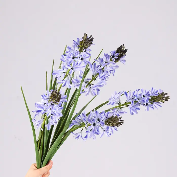 Fleurs artificielles en jacinthe