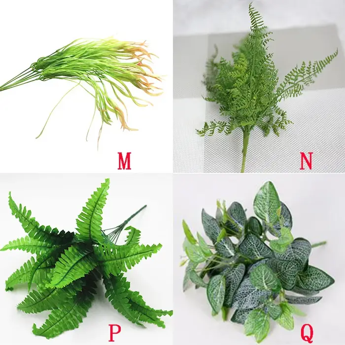 Plantes de fougère en plastique vert