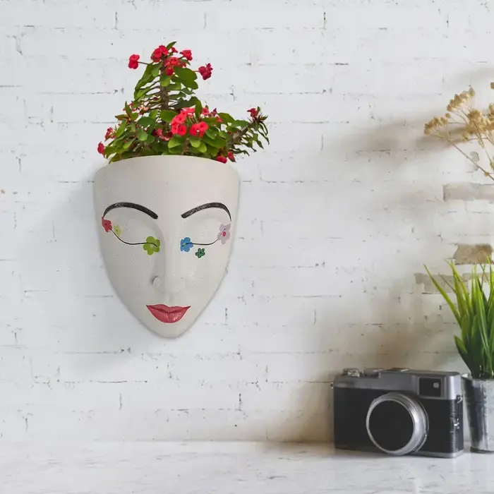 Pot de fleur mural en résine