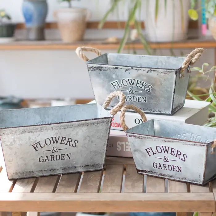 Pot de fleurs polyvalent en fer