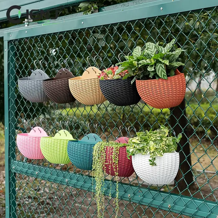 Pot de fleur mural en plastique exquis