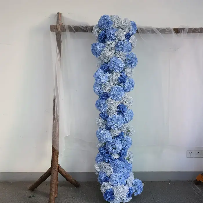 Ornement fleur en soie hortensia bleue
