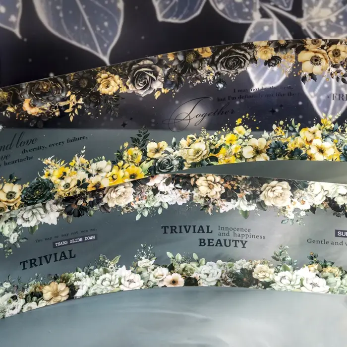 Bande de fleurs floraison dans la nuit sombre