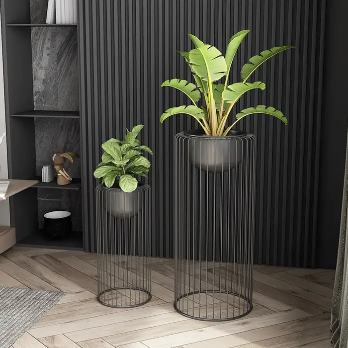 Support de plantes en fer nordique