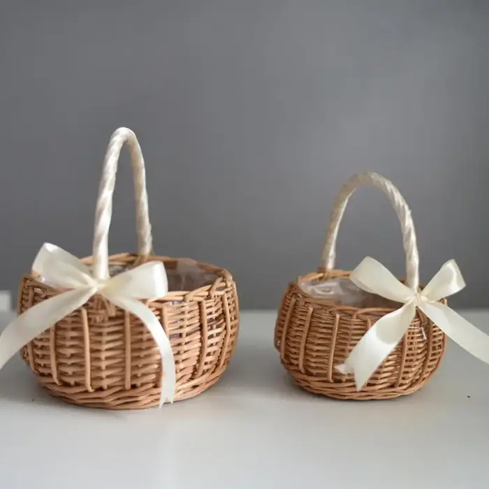 Panier de fleurs de mariage tissé à la main avec poignée
