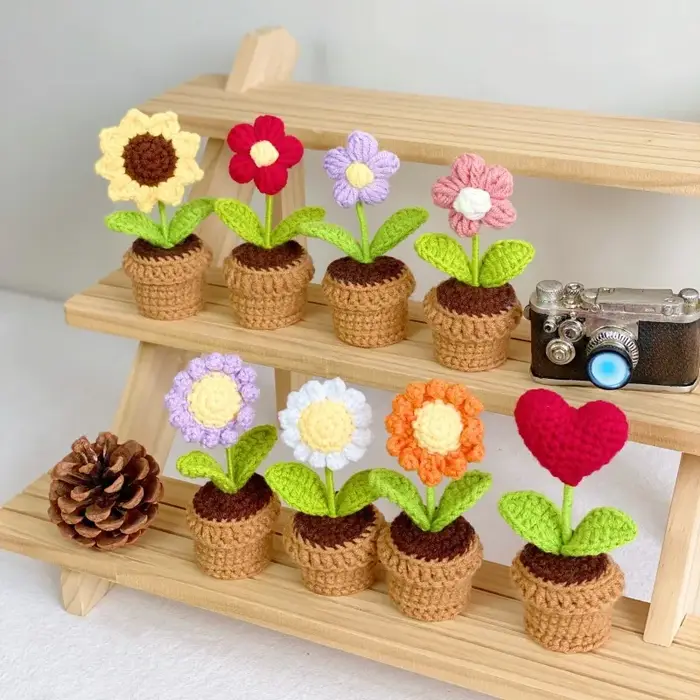 Mini fleurs en pot tissées à la main, roses de bureau, plantes ornementales en pot, fil de laine, produit fini, décoration de la maison