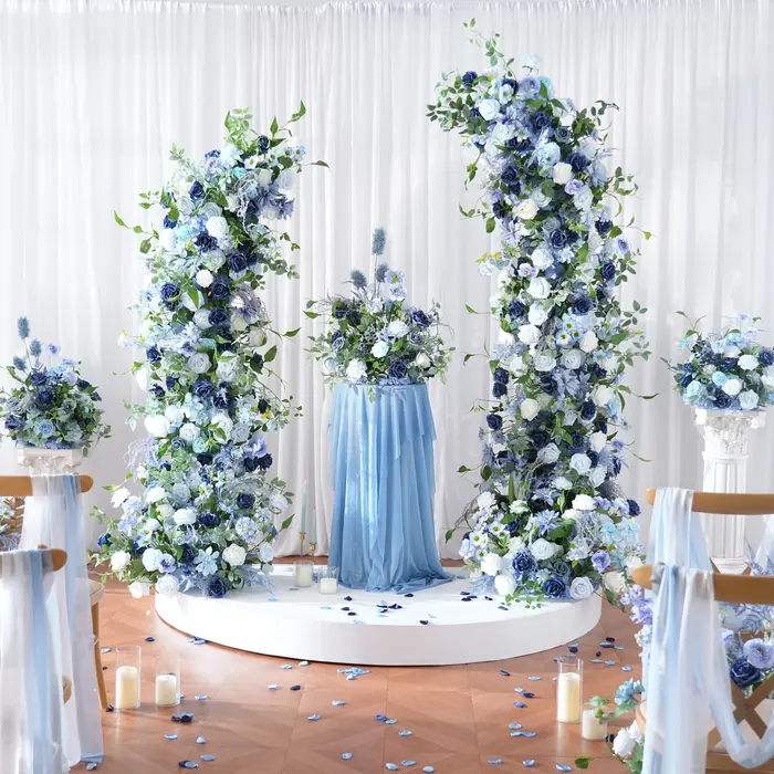 Rose artificielle Angela Flower A9076 bleue et blanche avec feuilles vertes
