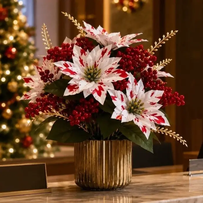 Bouquet de Poinsettias Artificiels Résistants aux UV, Feuilles Luxuriantes Réalistes, Baies de Poinsettia, Bouquet Floral, Aiguilles de Pin, Cônes de Pin