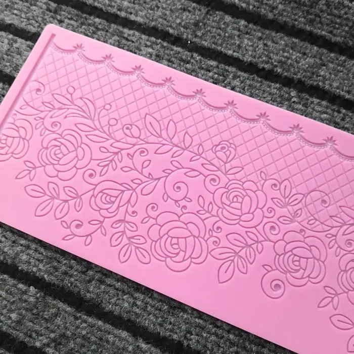 Tapis en dentelle florale
