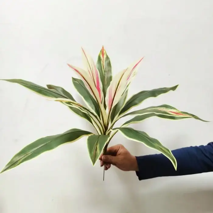Plante banane artificielle violette et rouge vibrante