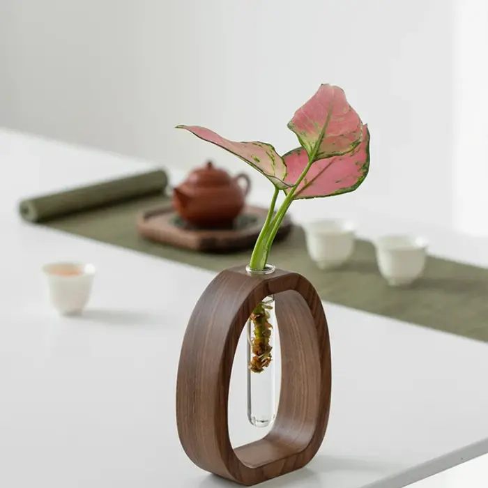 Vase en bois massif pour fleurs