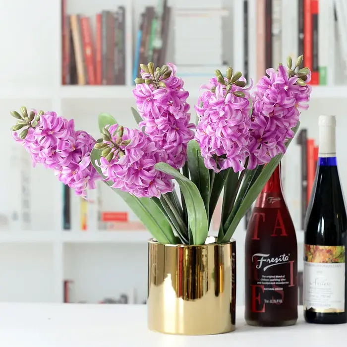 Arrangement de fleurs de jacinthe artificielle violette