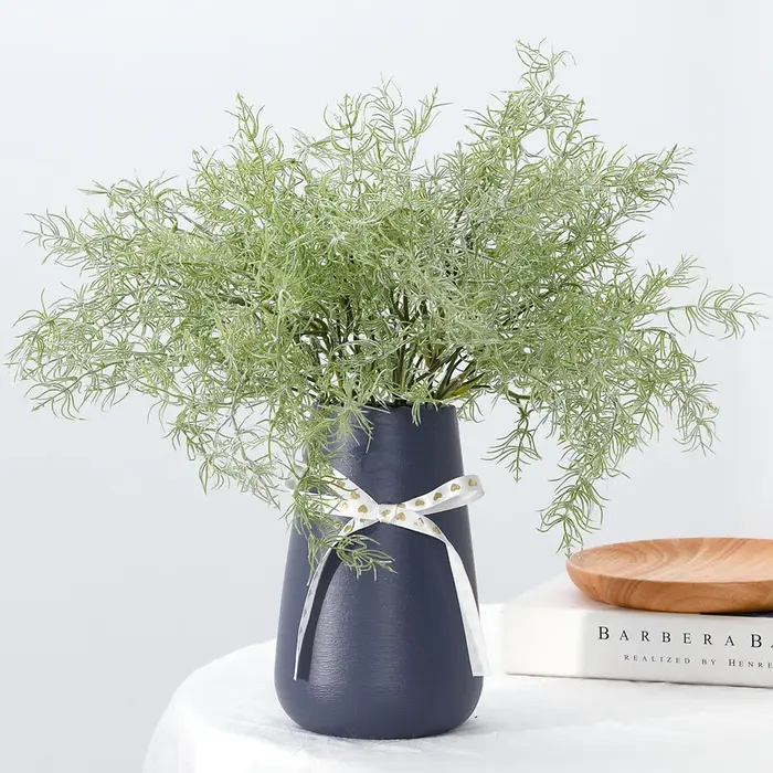 Plantes artificielles au romarin