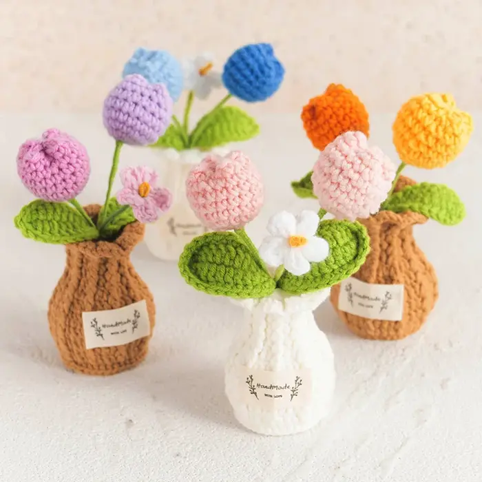 Pot de fleurs en tricot