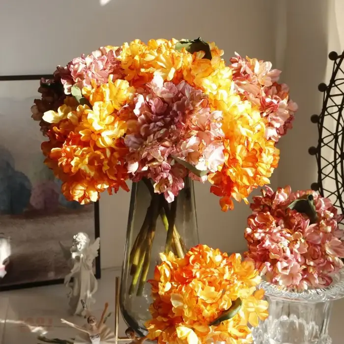 Superbes Fleurs Artificielles en Soie Hortensia à Bords Brûlés – 10 Couleurs – Décoration DIY – Bouquet d'Hortensias – Fournitures pour Festivals