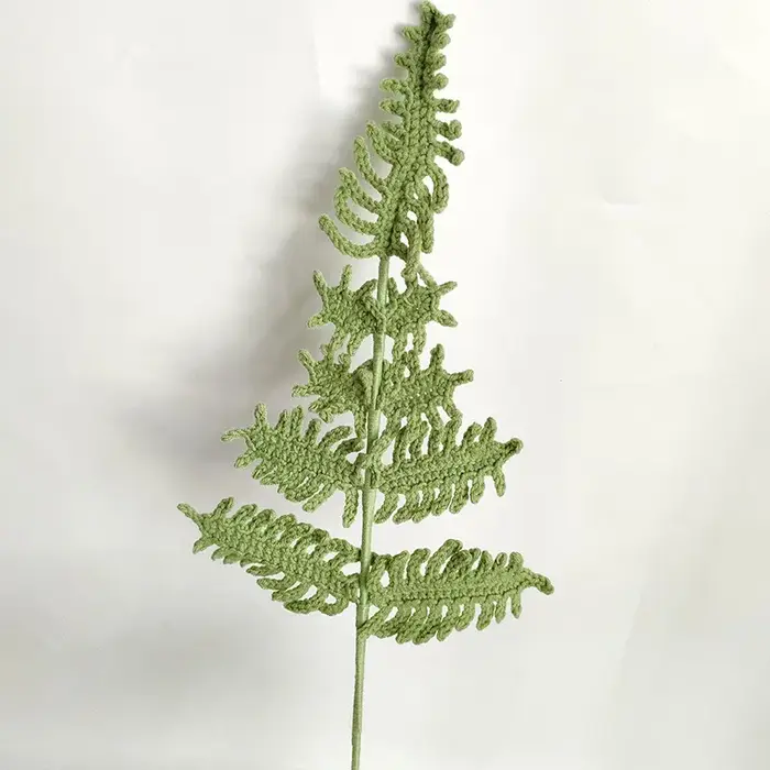 Bouquet de Fleurs avec Feuilles de Fougère et Enge Fini