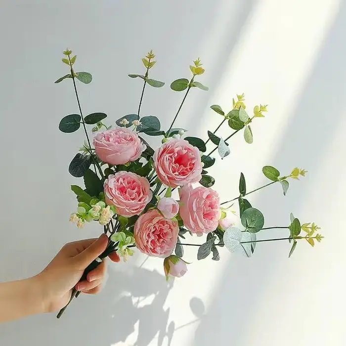Fleurs artificielles de pivoine de 17 pouces avec Eucalyptus, Arrangement de décoration de Table pou