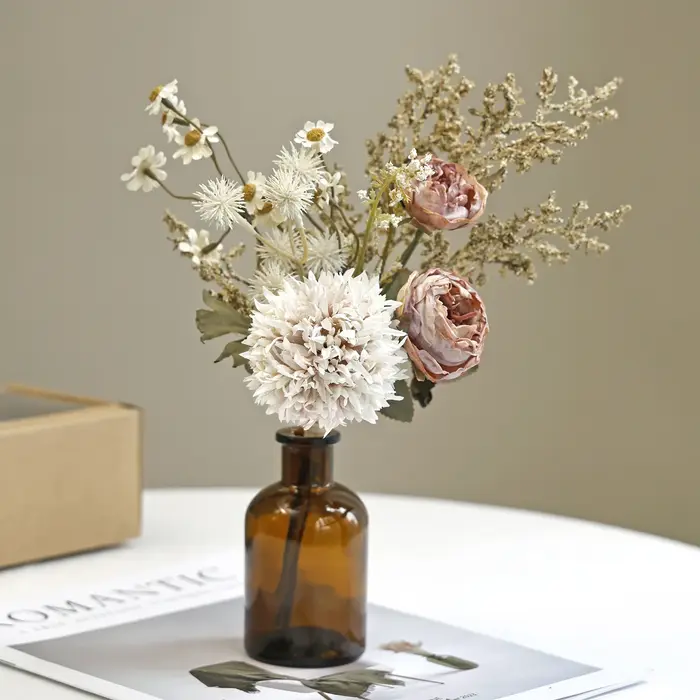Combinaison de fleurs artificielles pour mariage