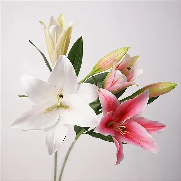 Bouquet de fleurs artificielles de grand lys hydratant